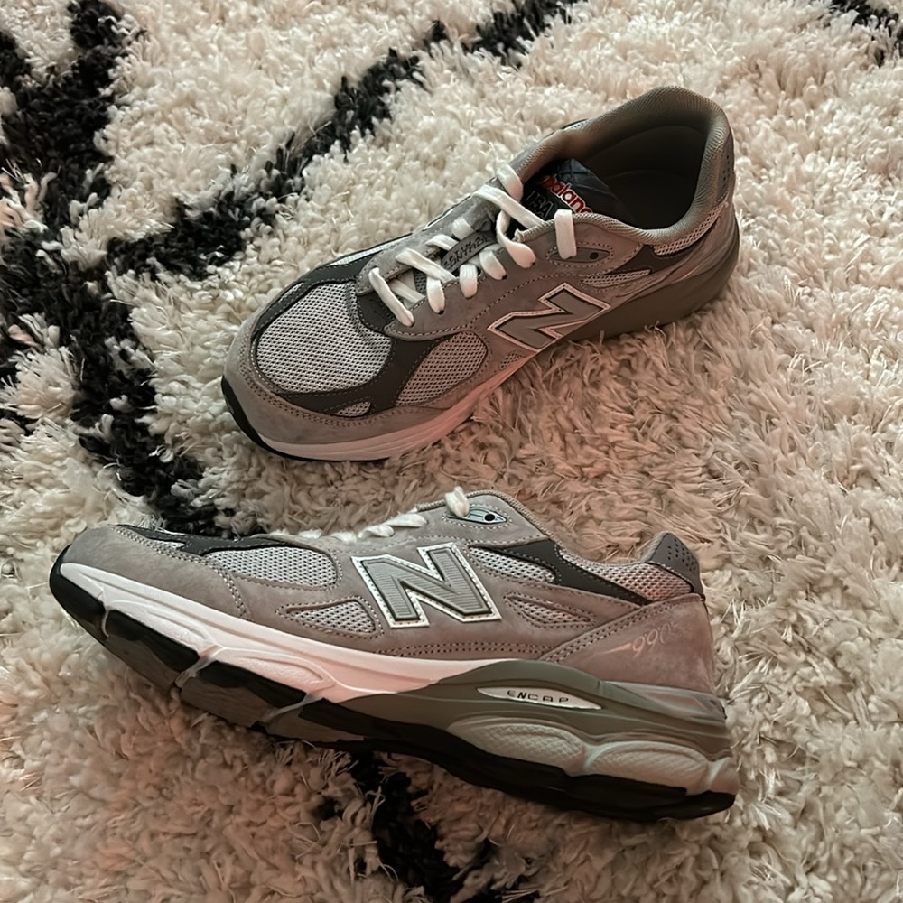 New Balance 990 v3